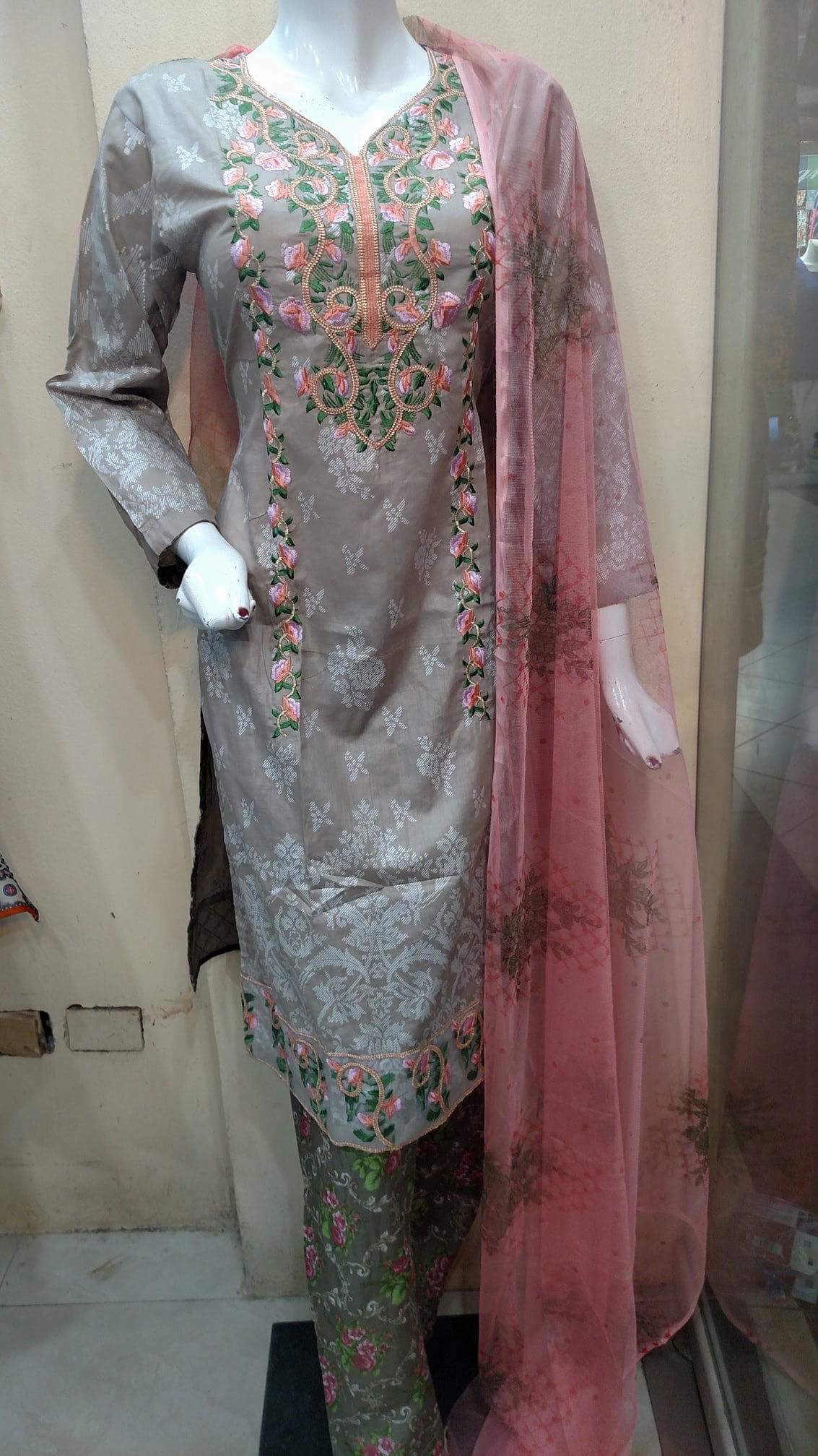 Ladies 3piece Suit